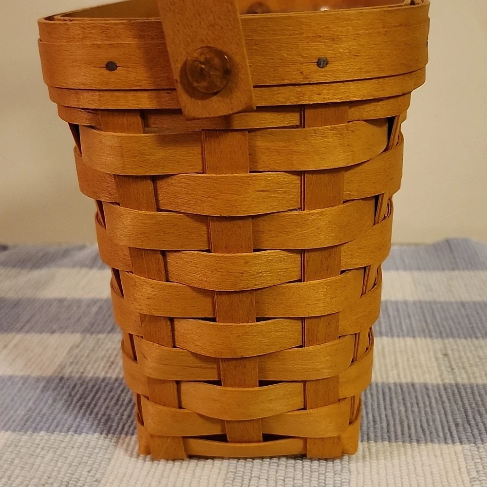 Longaberger 1999 Dresden Tour Basket with protector